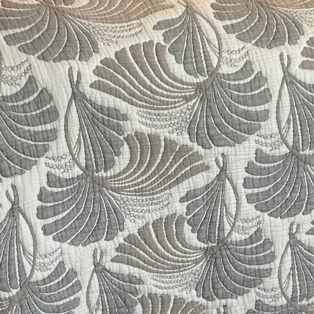 Dancing Leaves Quilted Jacquard 2 Side Woven Bedspread Oversized Queen Neutral